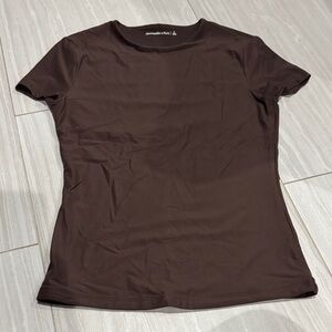 Matte Seamless Tuckable Baby Tee